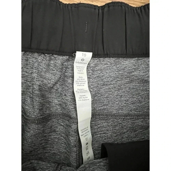 Lululemon Womens On The Fly Shorts Grey 2.5” Inseam Drawstring Pockets Size 10 - Picture 6 of 6